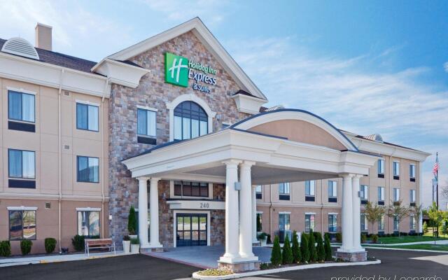 Holiday Inn Express & Suites Warminster - Horsham, an IHG Hotel