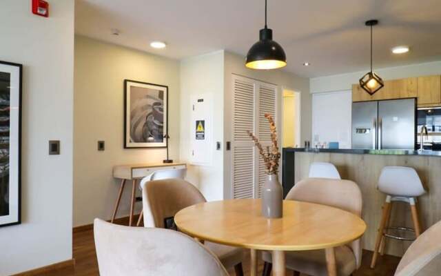 w Fascinating 1BR With Balcony in Miraflores