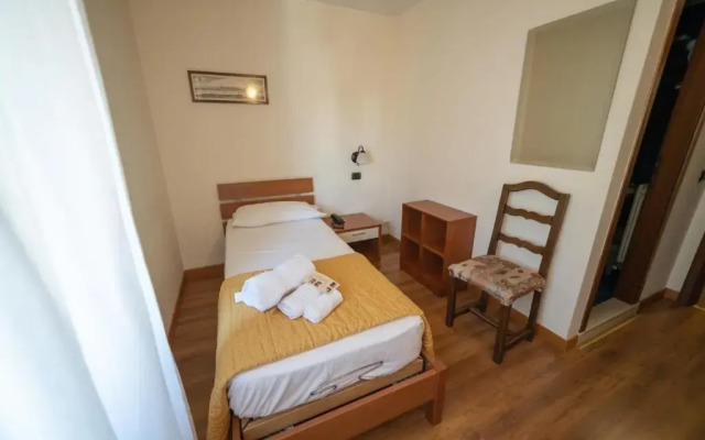 Hotel Siros