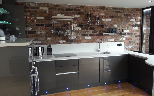 Base Serviced Apartments - Sir Thomas Street