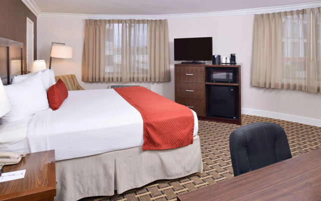 Best Western Plus La Mid Town Hotel