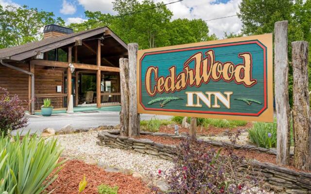 CedarWood Inn