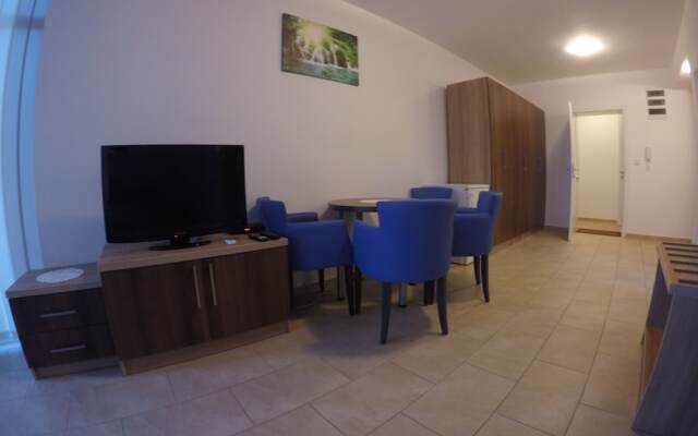 Belvedere Apartments with Seaview