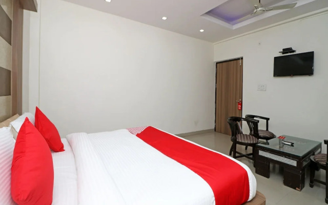 OYO 6137 Hotel Star