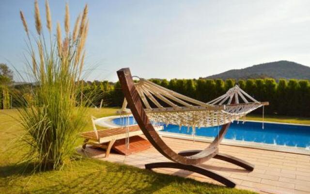 Important Group BD410 Luxury Villa in Ortakent