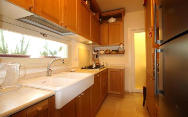 Palazzo de Amico -Typical Terrace House