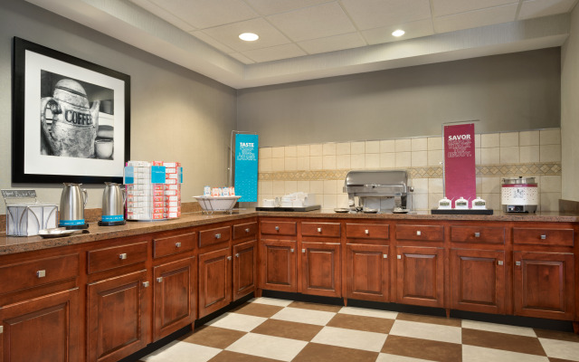 Hampton Inn & Suites Newport/Middletown