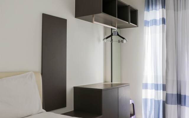 Comfy Stay Studio At Sayana Bekasi Apartment