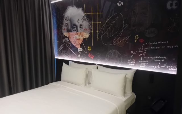 So City Hotel