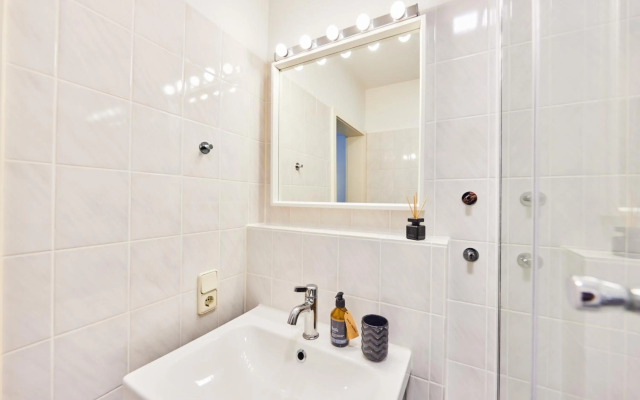 CITY-Apartment in TOP-Lage, WLAN, NETFLIX, Boxspringbett