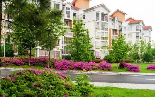 Xihai Hot Spring Holiday Hotel