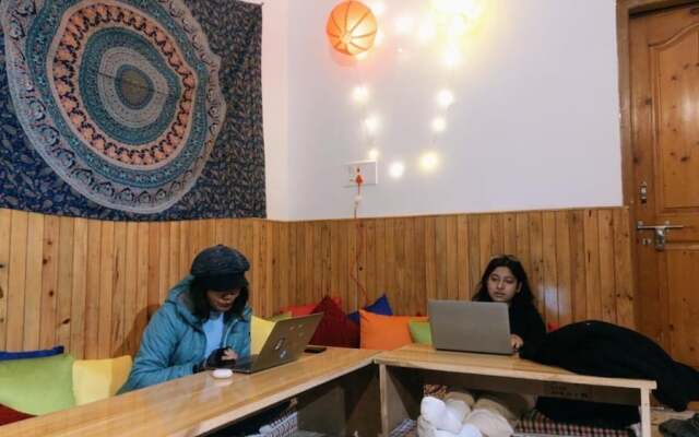 The Lost Hostels-Bir - Landing Site