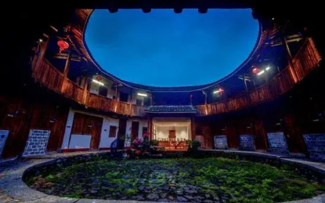 Yunshuiyao Shuiyunju Centennial Tulou Humanities Homestay