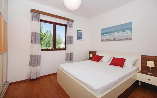 Amazing Home in Sucuraj With 3 Bedrooms and Wifi