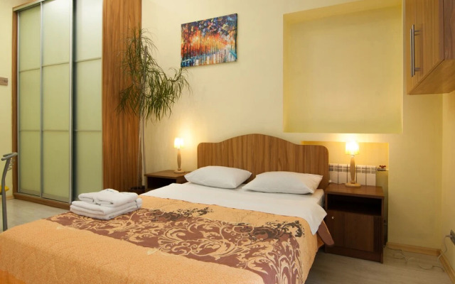 Подол, Константиновская 45