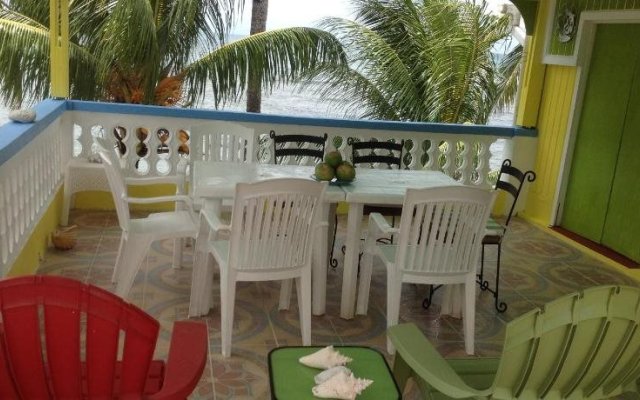 Rainbow Beach Apartments & Rooms