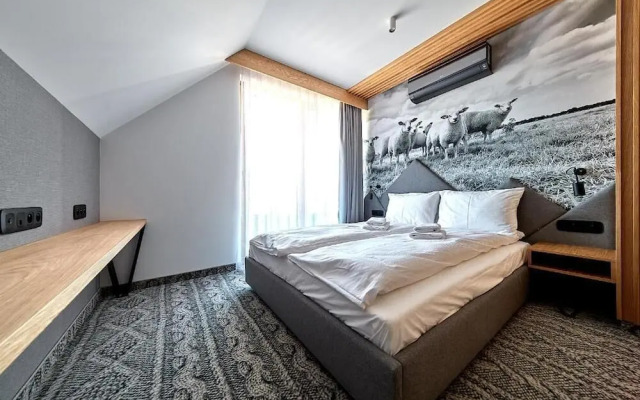 Tatra Square Apartments