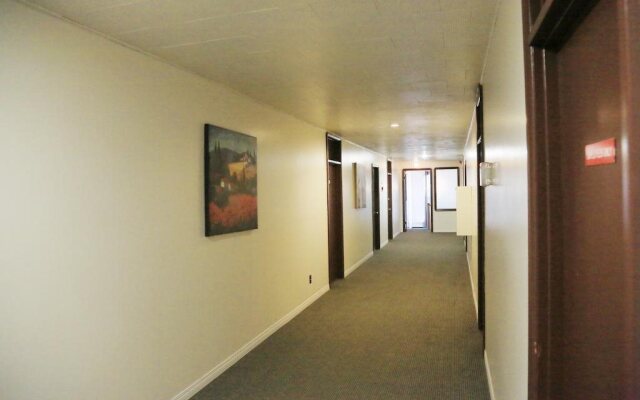 Uptown Motel