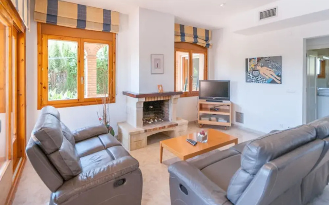 Luxurious Villa St Pere Pescador With Swimming Pool - фото 2