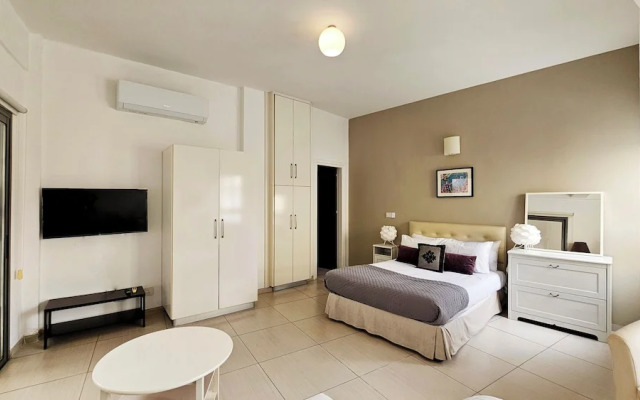 Phaedrus Living Ledras Residences 101