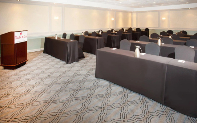 Ramada Plaza Chicago North Shore