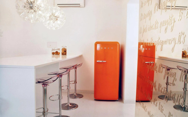 Chic & Basic Tallers Hostal