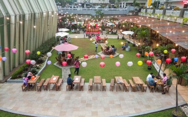 Homey 2BR Green Palace Kalibata Apartment