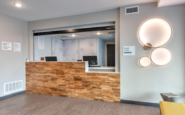 ECHO Suites Extended Stay by Wyndham Dallas Plano/Richardson