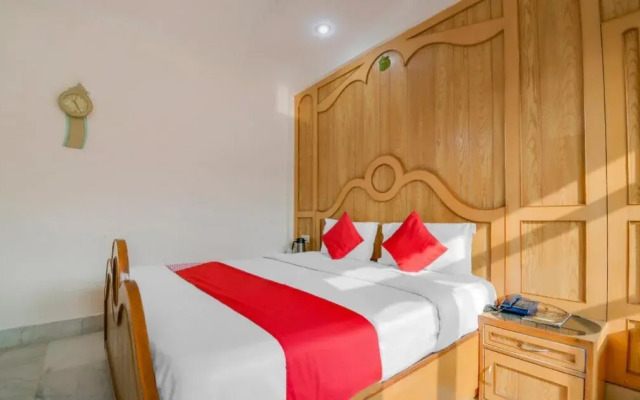 Oyo 24894 Mahadev Hills