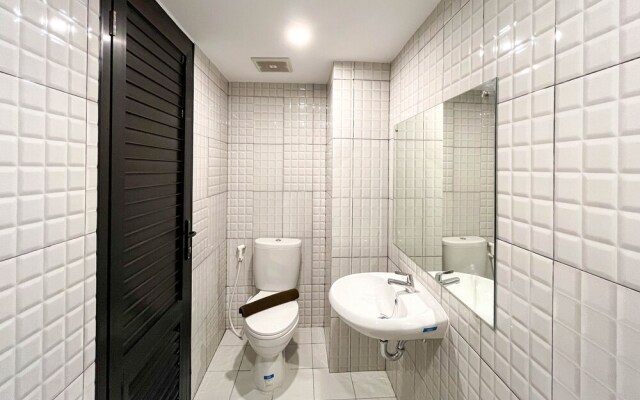 Minimalist Studio At De Prima Apartment Medan
