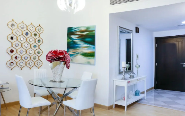 La Riviera Raine & Horne Holiday Homes