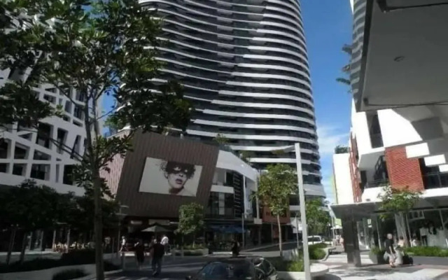 The Oracle Broadbeach 906