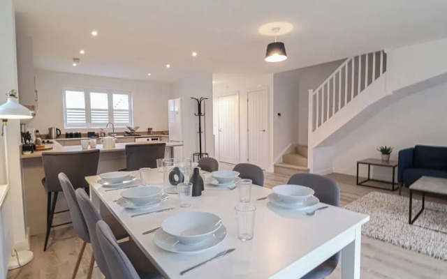 Inishnee House