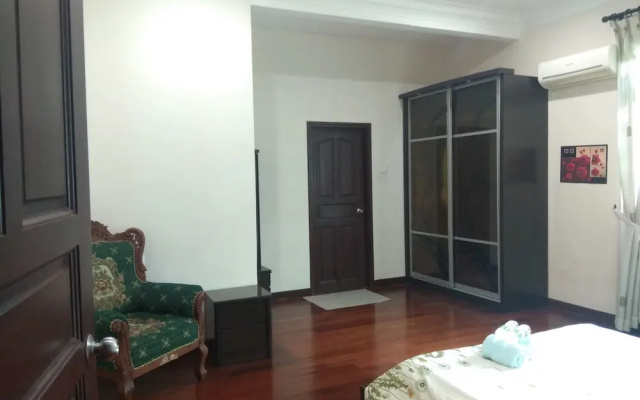Villa Shamir near KLIA