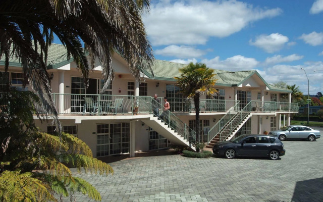 Silver Fern Rotorua Suites & Spa