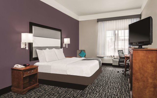 La Quinta Inn & Suites by Wyndham Houston Rosenberg