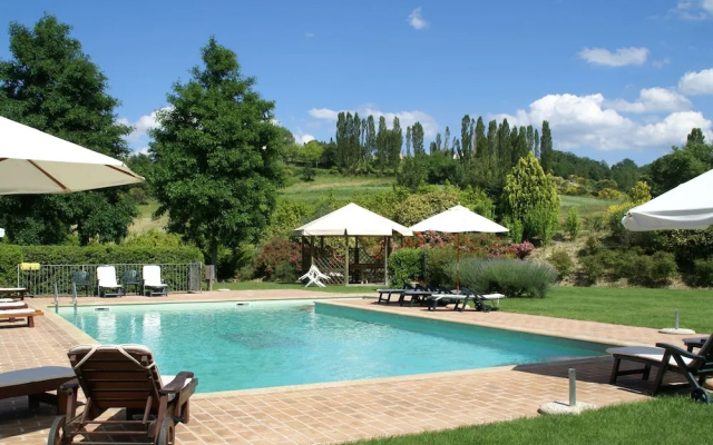 Holiday Home in Montone With Swimming Pool