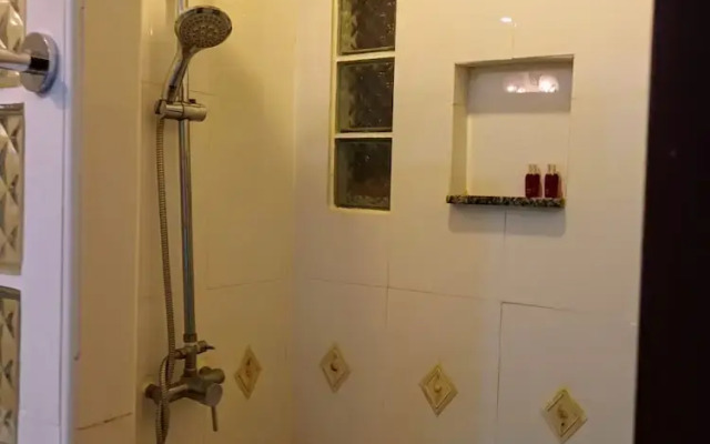 Peaceful 1 BR home in private residence