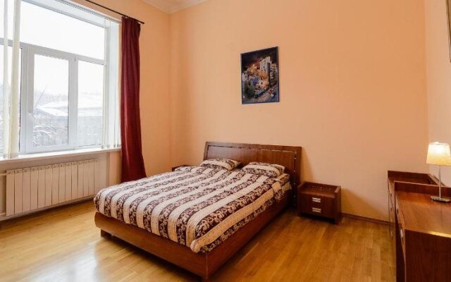 Muzeyniy Lane Kiev Apartment