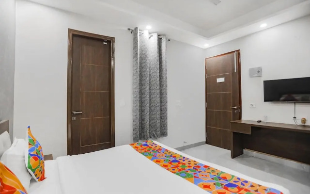 Fabhotel Signature Inn I