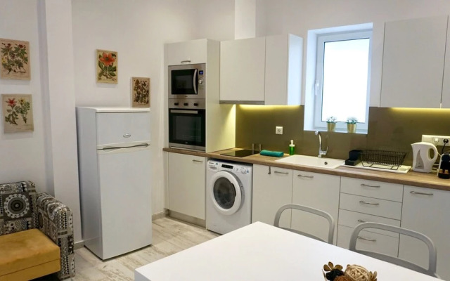 Lux Central Apt in Athens