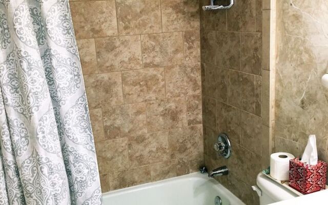 Holiday Towers 206 3 Br condo by RedAwning