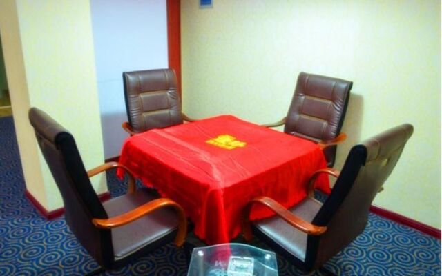 Yiyang Three-star Business Hotel