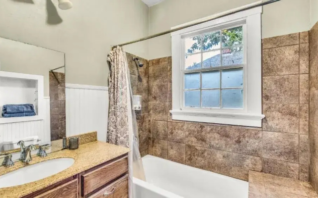 Charming Duplex in Historic District