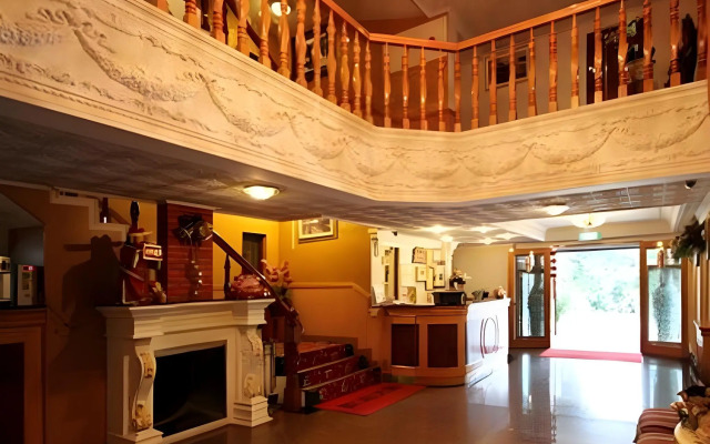 Ali-Shan Kaofeng Hotel