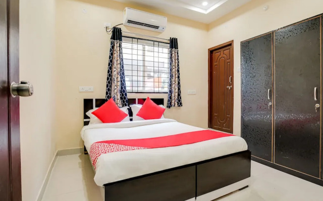 OYO 46419 Moon Light Hospitality