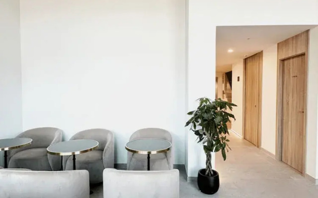 HQ Arena Hotel