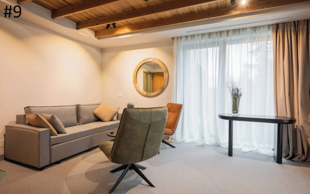 The Pines Bucegi Lodge