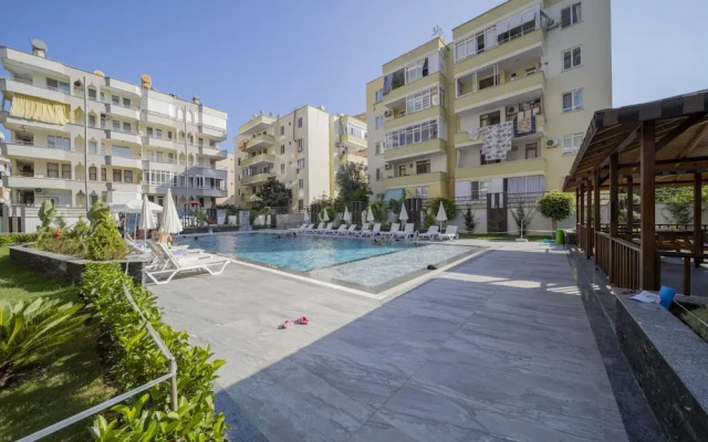 Pleasant Flat Near Beach With Balcony in Alanya