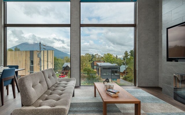 Off Piste Chalet by H2 Life